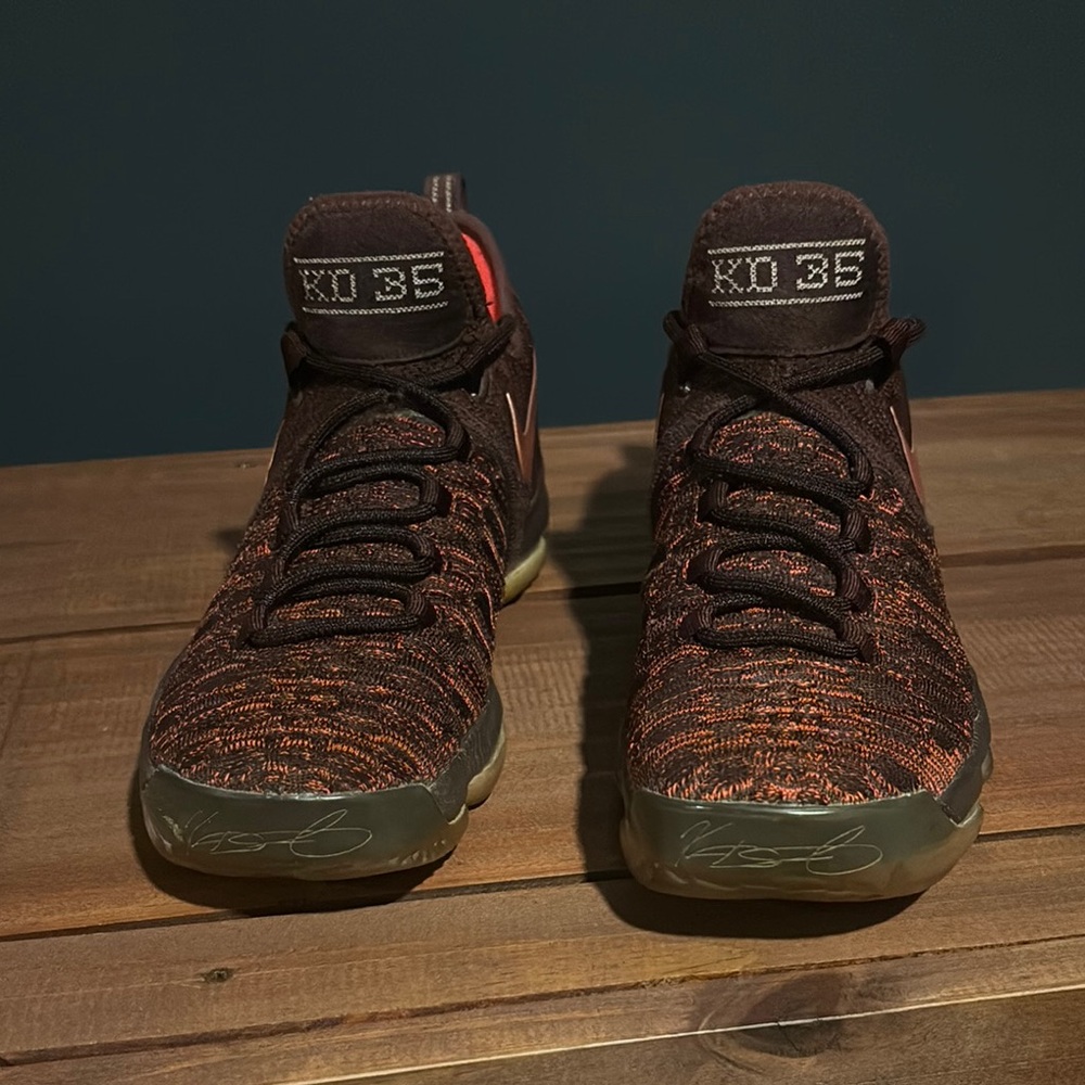 Men’s Nike KD 9 Basketball Shoes - Black and 
Maroon